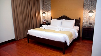 Plaza Suite